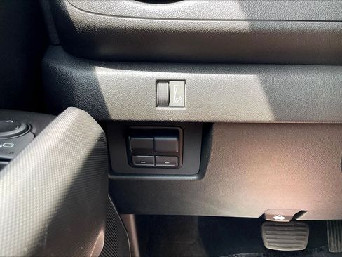 Used 2025 Chevrolet Colorado Trail Boss AWD/4WD image 32
