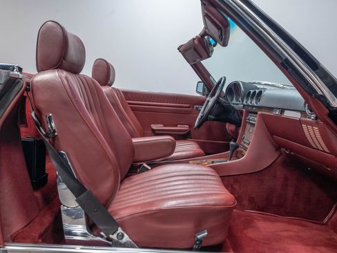 Used 1989 Mercedes-Benz 560 SL image 24