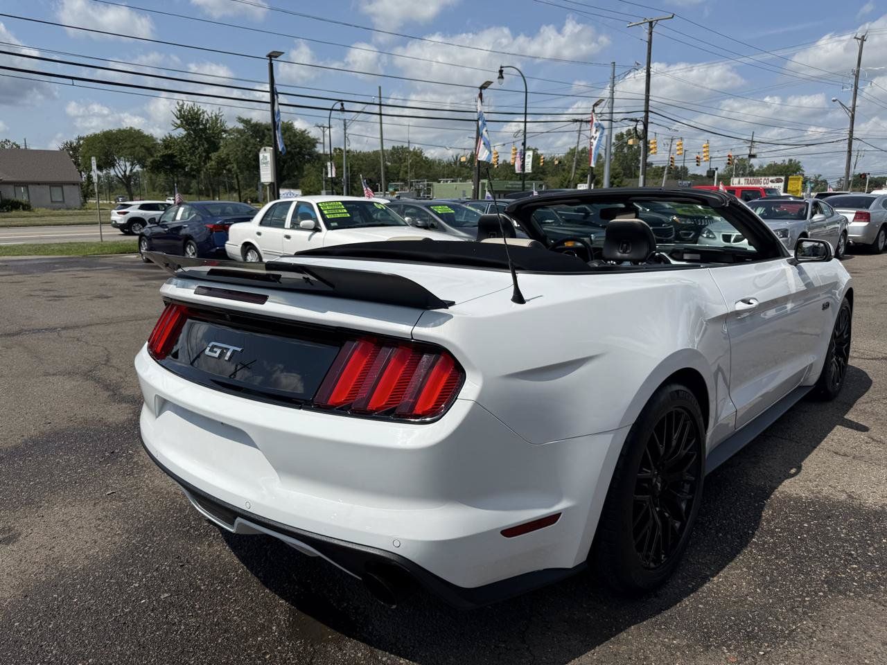 Used 2017 Ford Mustang GT Premium w/ Equipment Group 401A RWD image 14