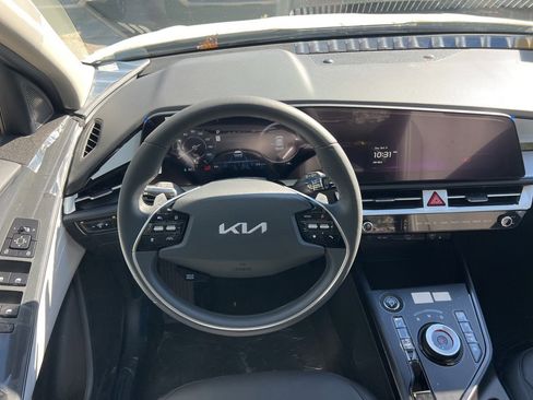 New 2025 Kia Niro Wind w/ Wind Preserve Package image 10