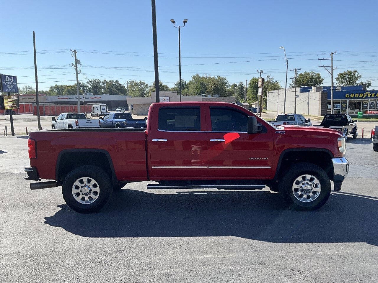 Used 2015 GMC Sierra 2500 SLT w/ Duramax Plus Package AWD/4WD image 6