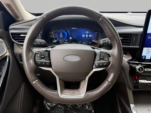 Used 2022 Ford Explorer Platinum w/ Equipment Group 601A image 34