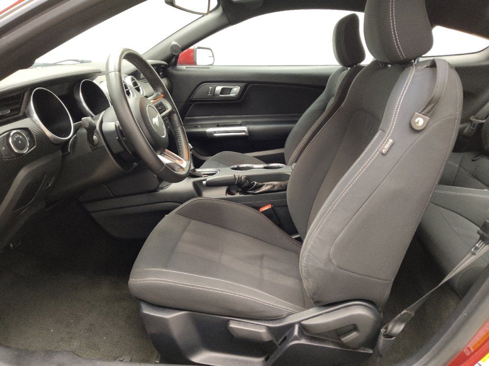 Used 2018 Ford Mustang Coupe RWD image 17