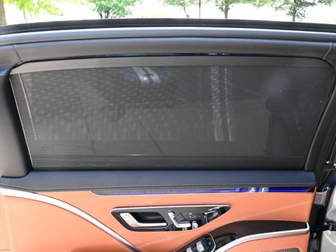 Used 2023 Mercedes-Benz Maybach S 680 4MATIC w/ Manufaktur Leather Package image 40