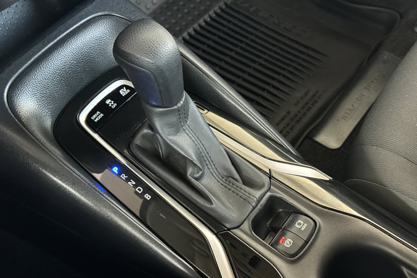 Certified 2021 Toyota Corolla LE FWD image 25