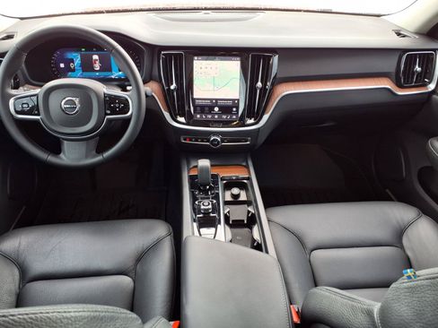 Certified 2024 Volvo S60 B5 Plus FWD image 17