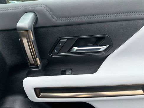 Used 2024 GMC Hummer EV 3X image 32