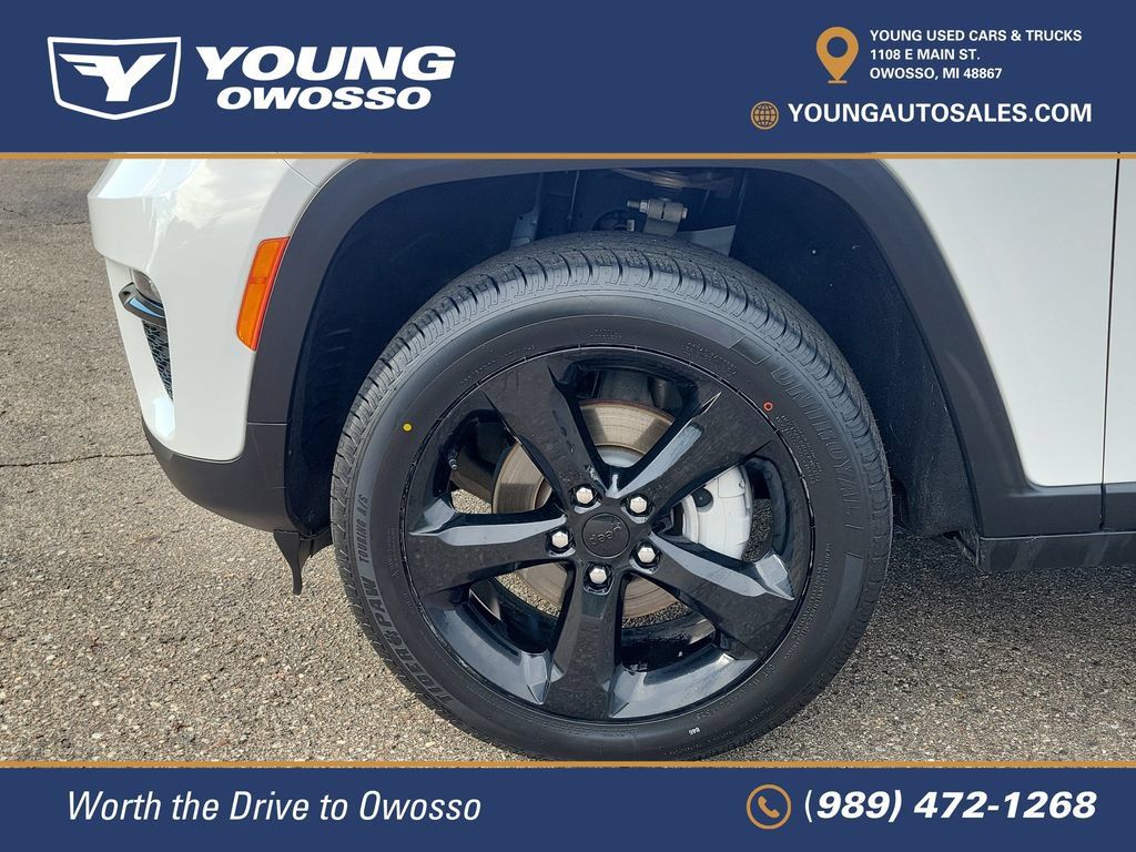 Used 2024 Jeep Grand Cherokee Limited w/ Black Appearance Package AWD/4WD image 36