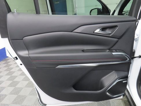 Used 2024 Chevrolet Traverse RS w/ LPO, Floor Liner Package image 66