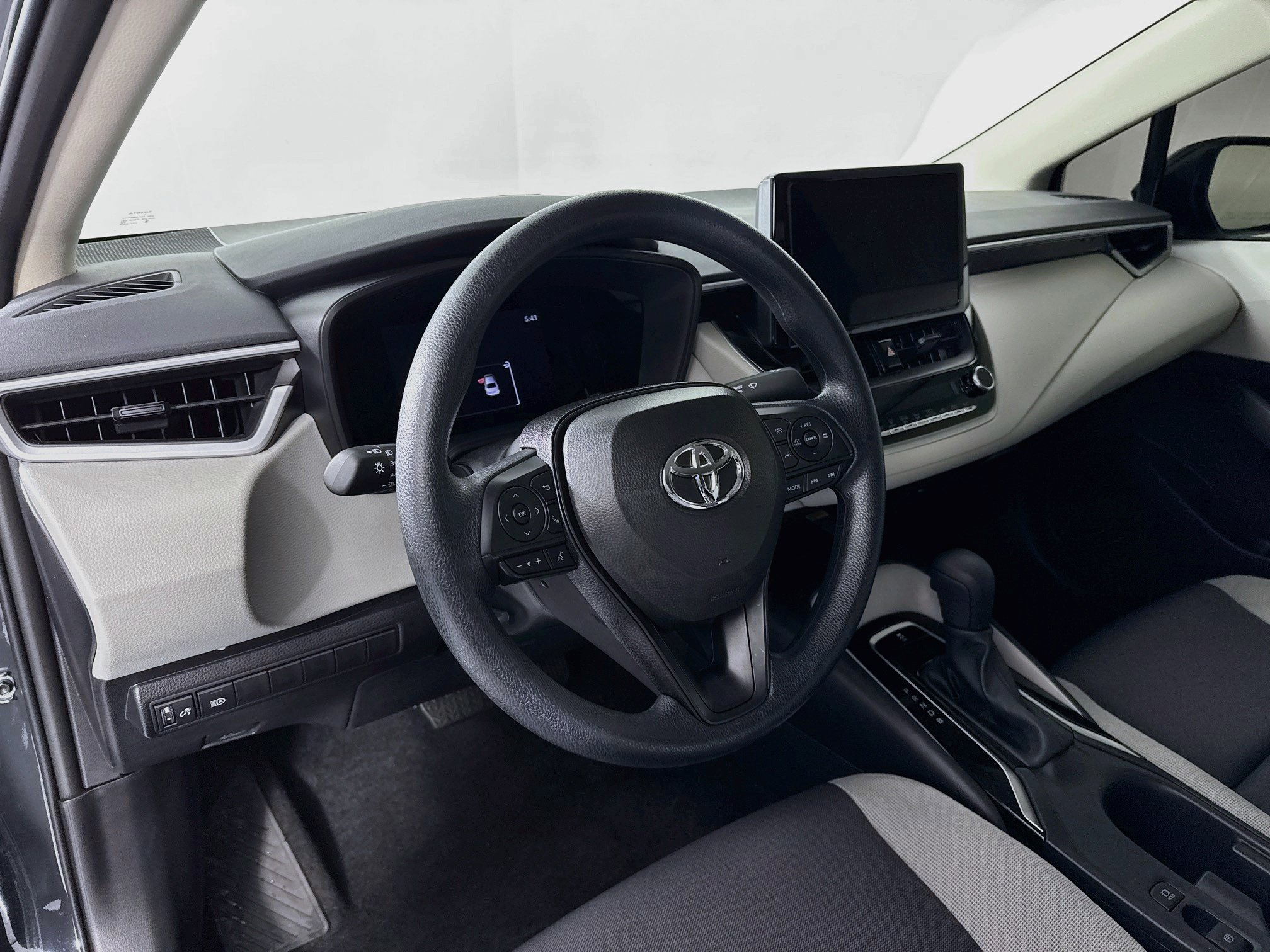 Used 2026 Toyota Corolla LE w/ LE Premium Package FWD image 9
