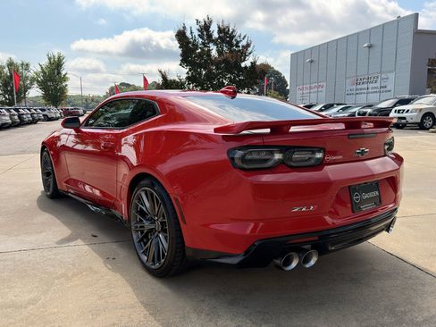 Used 2022 Chevrolet Camaro ZL1 RWD image 5