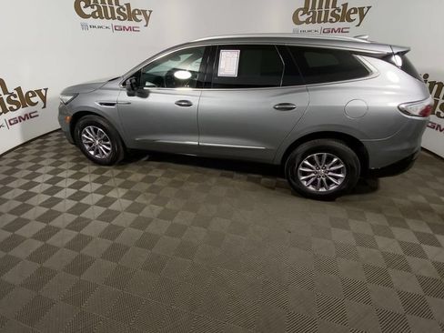 Certified 2024 Buick Enclave Essence AWD/4WD image 5