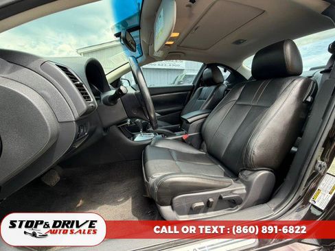 Used 2010 Nissan Altima 2.5 S w/ Premium Pkg FWD image 15