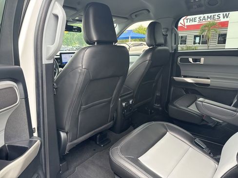 Used 2022 Ford Explorer XLT w/ Equipment Group 202A RWD image 19