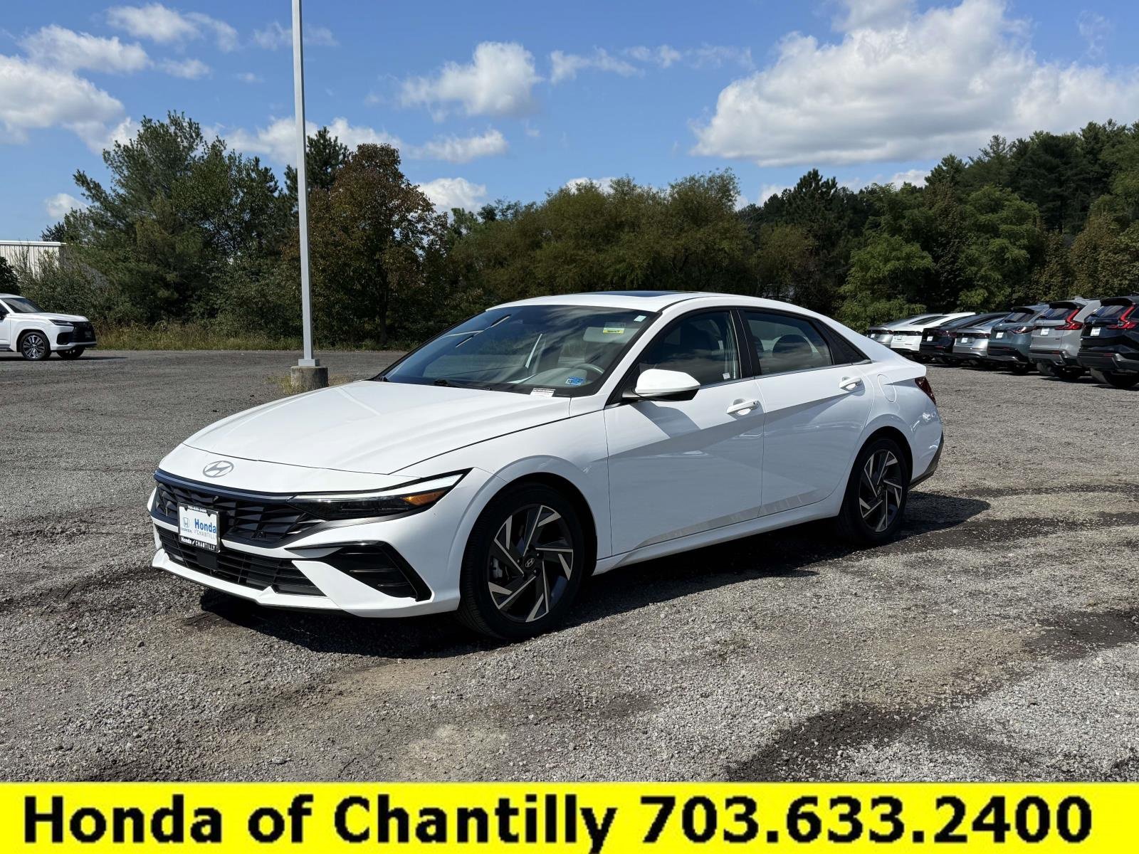 Used 2024 Hyundai Elantra SEL w/ Convenience Package FWD image 5