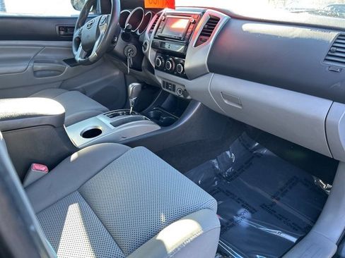 Used 2014 Toyota Tacoma 4x4 Access Cab V6 image 12
