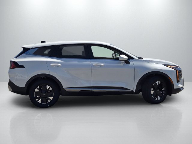 New 2027 Kia Sportage LX FWD image 3