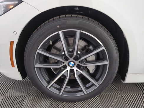 Used 2025 BMW 430i Coupe w/ Convenience Package image 9