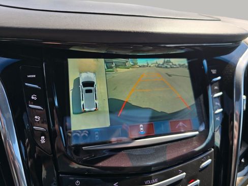 Used 2018 Cadillac Escalade ESV Platinum AWD/4WD image 16