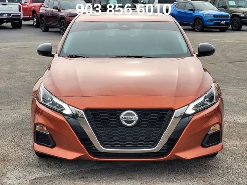 Used 2022 Nissan Altima 2.0 SR image 2
