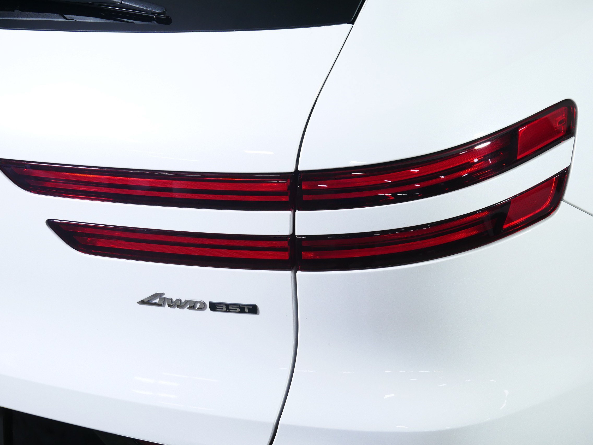 Certified 2026 Genesis GV70 3.5T Sport Prestige AWD/4WD image 17