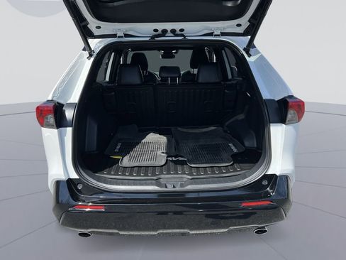 Used 2023 Toyota RAV4 SE w/ Weather & Moonroof Package image 33