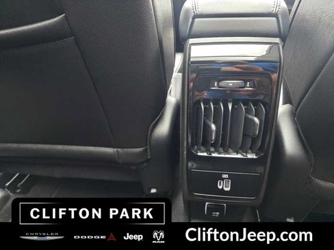 Used 2025 Jeep Compass Limited w/ Elite Group AWD/4WD image 19