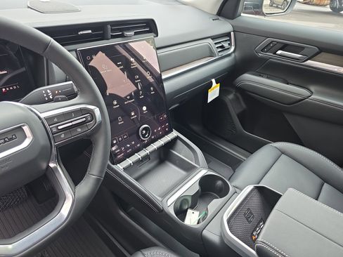 New 2026 GMC Terrain Denali w/ LPO, Floor Liner Package image 23