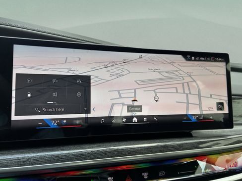 Used 2025 BMW 750e xDrive w/ Executive Package image 16