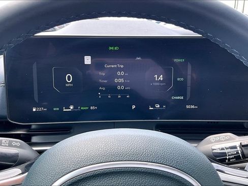 Used 2025 Kia Carnival SX Prestige FWD image 13