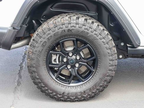 Used 2024 Jeep Wrangler Unlimited AWD/4WD image 9