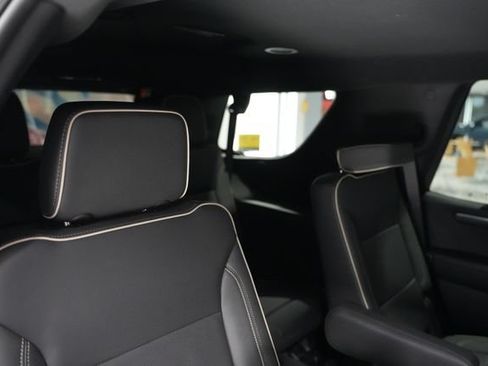 Used 2025 Chevrolet Tahoe Premier AWD/4WD image 22