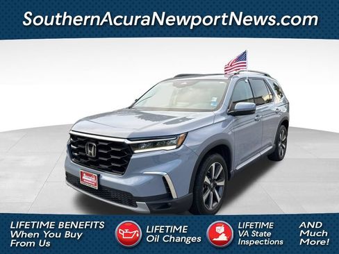 Used 2024 Honda Pilot Touring image 1