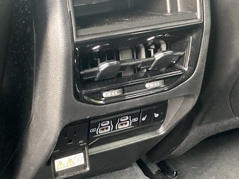 Used 2023 Jeep Grand Cherokee Limited AWD/4WD image 15