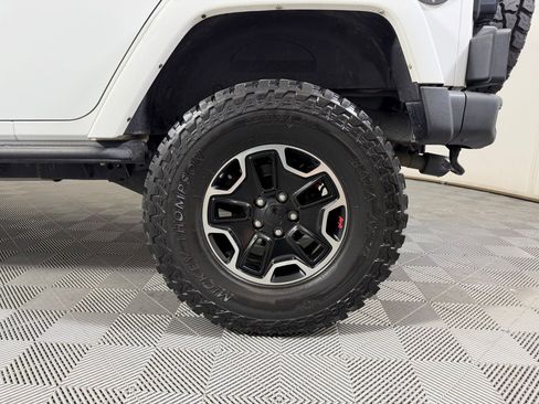 Used 2014 Jeep Wrangler Unlimited Rubicon image 16