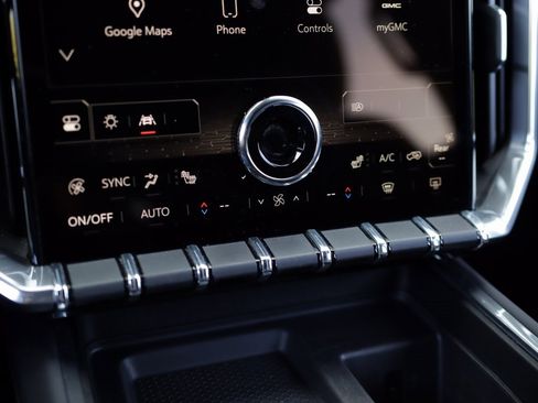 Used 2025 GMC Acadia Elevation image 18