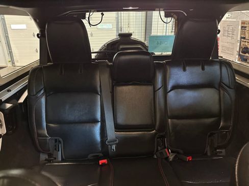 Used 2023 Jeep Wrangler Unlimited Rubicon w/ Cold Weather Group AWD/4WD image 25
