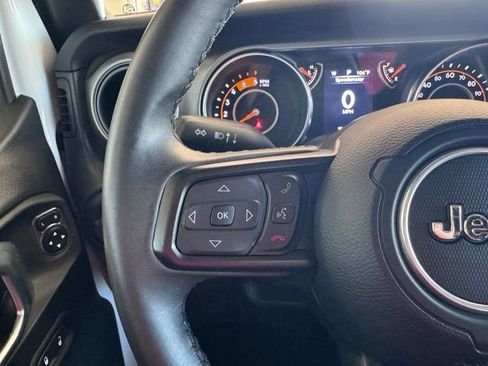Used 2022 Jeep Gladiator Sport AWD/4WD image 14