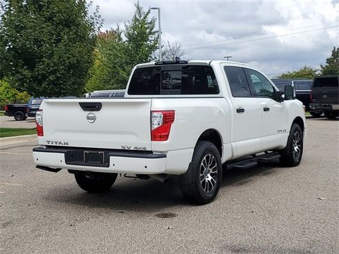 Certified 2024 Nissan Titan SV w/ SV Convenience Package image 4