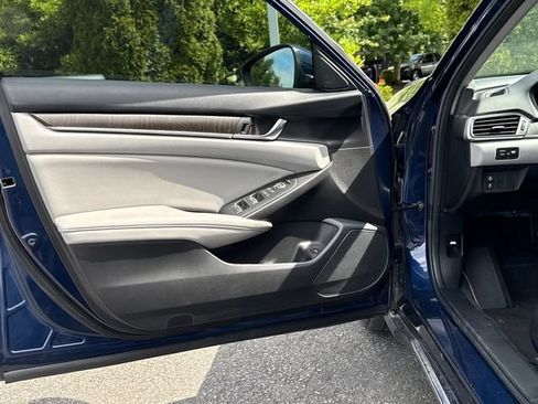 Used 2020 Honda Accord EX image 16