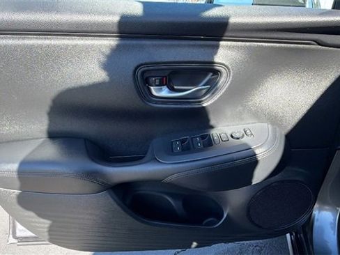 Used 2024 Honda HR-V LX image 19