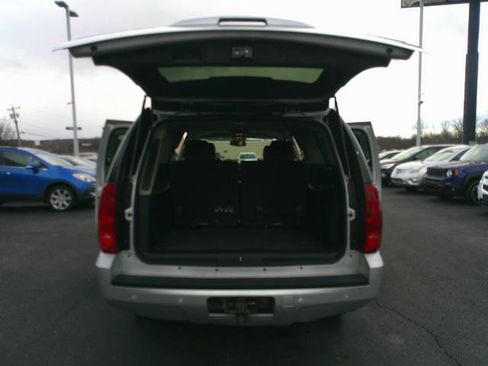 Used 2013 GMC Yukon XL SLT w/ SLT-2 Equipment Package image 5