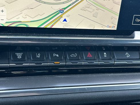 Used 2024 Chevrolet Silverado 2500 High Country w/ High Country Premium Package AWD/4WD image 30