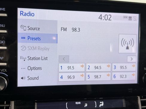 Used 2024 Toyota Sienna XLE image 34