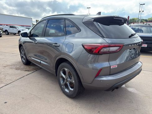 Used 2023 Ford Escape ST-Line w/ Tech Pack #1 AWD/4WD image 7