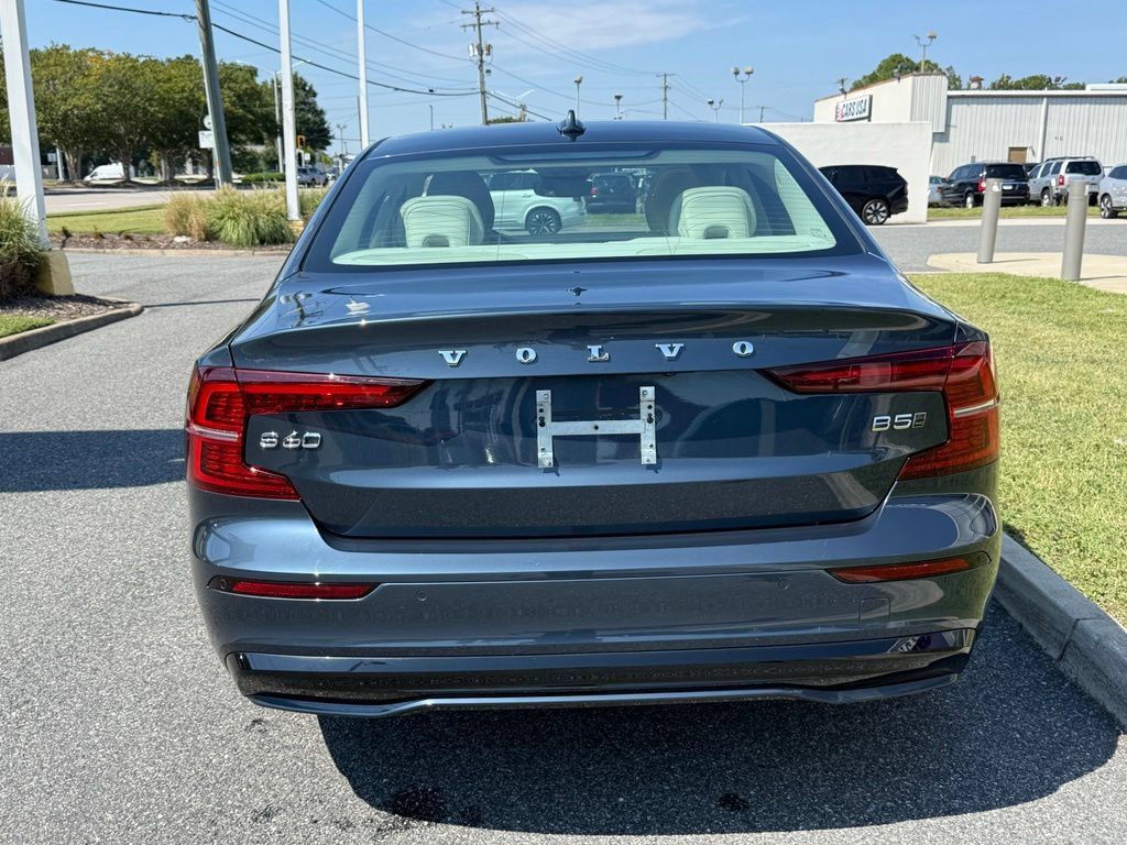 Used 2024 Volvo S60 B5 Plus w/ Climate Package AWD/4WD image 16