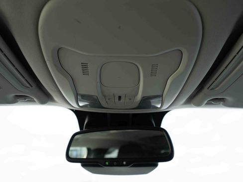 Used 2016 Jeep Renegade 75th Anniversary image 17