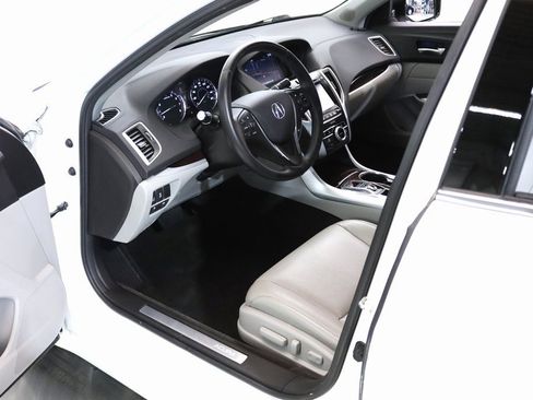 Certified 2017 Acura TLX V6 w/ Technology Package image 14