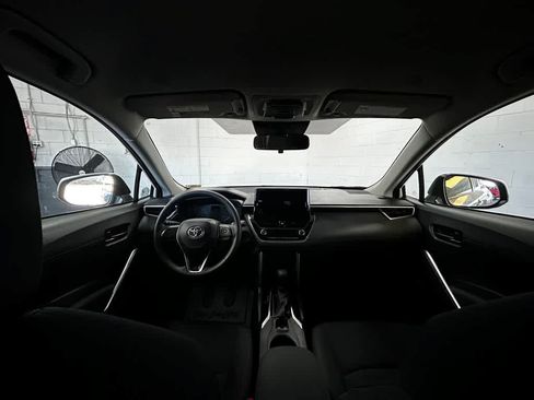 Used 2024 Toyota Corolla Cross LE AWD/4WD image 10