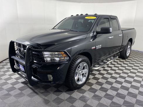 Used 2017 RAM 1500 Express AWD/4WD image 8